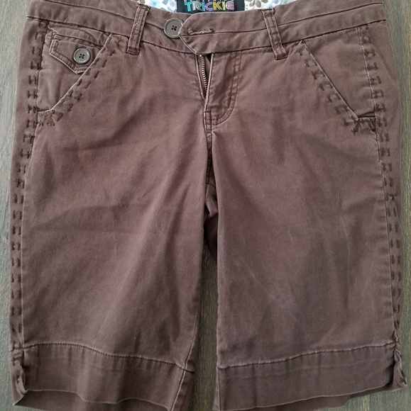 Something Trickie khaki bermuda style shorts - Picture 1 of 3